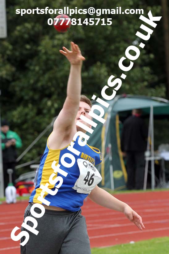 Shot putt, NECAA Open Meeting, Morpeth, Sunday, September 27th. David T. Hewitson/Sports for All Pics